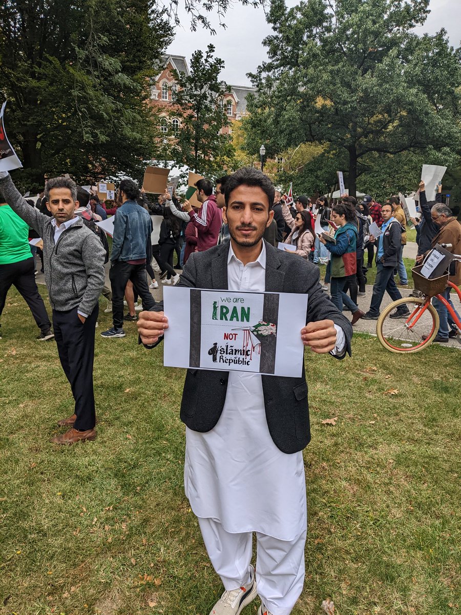 ParvanehHossei1's tweet photo. از دانشگاه اوهایو الان
درود بر بلوچستان
#مهسا_امینی
#بلوچستان https://t.co/nVySkRvhV1