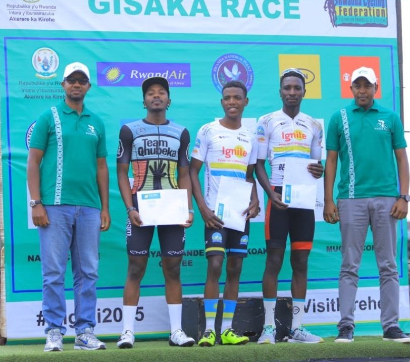 BenedictionCyc1's tweet photo. Our Manizabayo Eric after KIBUGABUGA now is the winner of GISAKA RACE proud of him! @Ignite_Solar @AlwaysInyange @GSkin_Team_wear @RubavuDistrict @RwandaWest but we still need the support from @RubavuDistrict kugenda twenyine biratuvuna imbaraga zirigushira. https://t.co/sKGvDNE5Kw