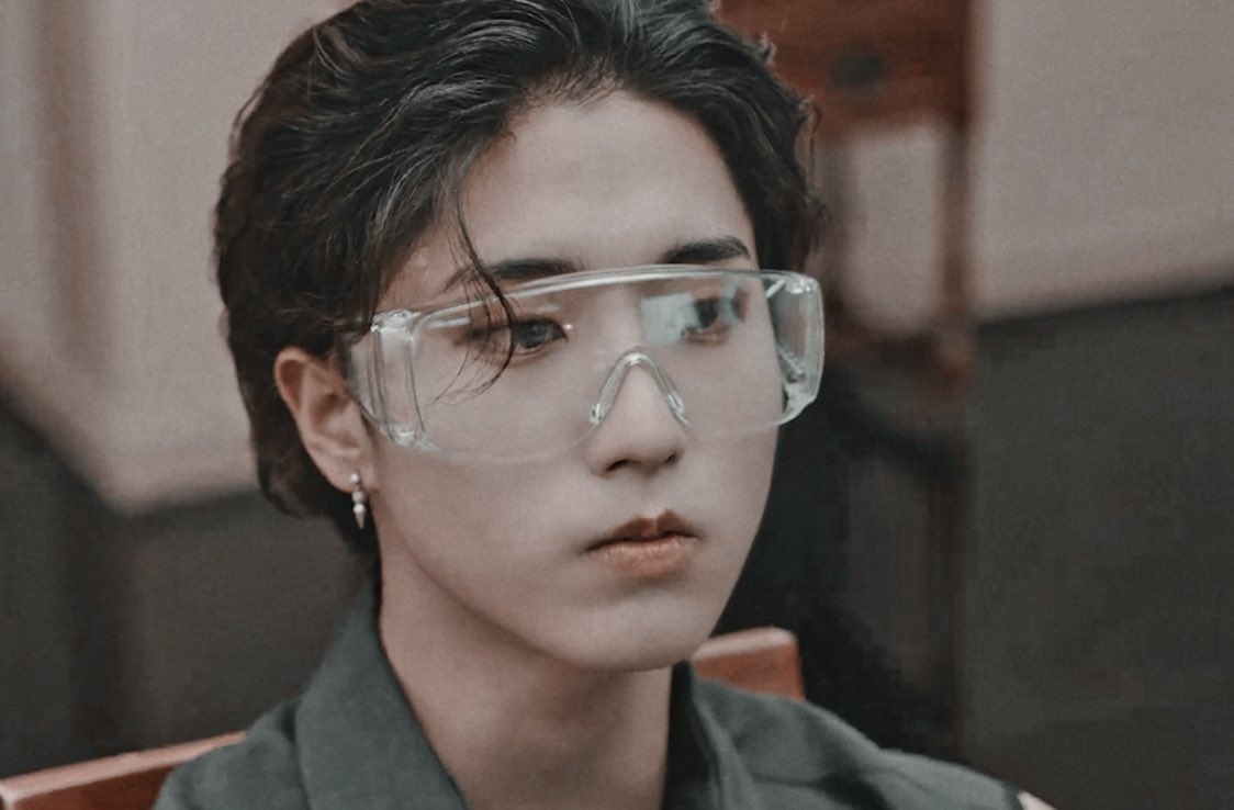 maliinxlin's tweet photo. #minsung au

- у нас с твоей семьей, хани, есть все, в чем мы взаимно нуждаемся, - протягивает минхо, - у меня есть деньги и власть, а у них - ты. 

джисон недовольно фыркает, смотря на брачный договор перед собой и не спешит его подписывать. 

- почему я должен это делать? https://t.co/pCiRRo96s1