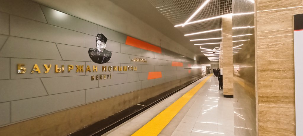 ShynessCloud's tweet photo. Awesome subway🚇, not very tasty ramen🍜 and a magnificent park🌳~

My weekends actually aren't going so badly, but I still need to somehow distract myself from the horrors of our reality...

🔥🔥🔥

#subway #ramen #waterfalls https://t.co/8zXbkMZbu5
