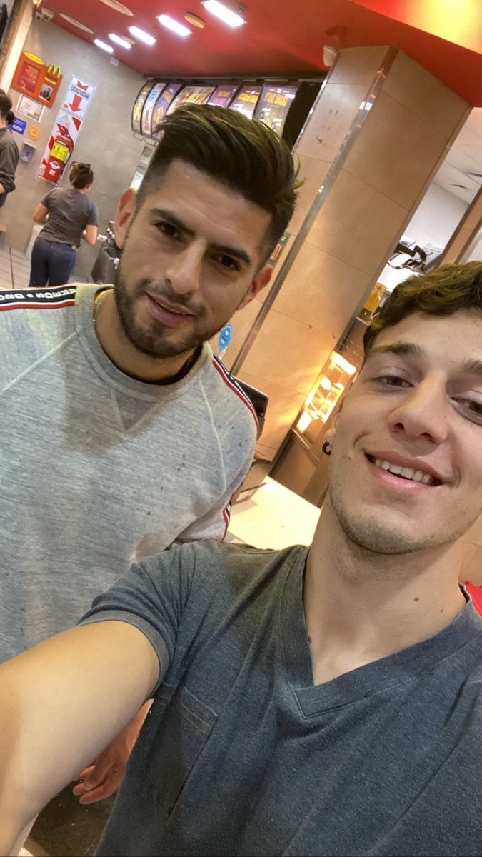 Fabribertone1's tweet photo. @5zambranocz 💙💛💙 https://t.co/pkdv4BHDHR