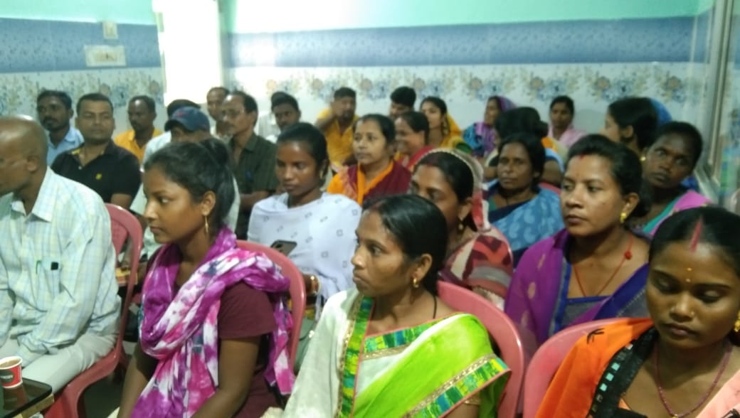 deocmbj's tweet photo. GPDMP orientation program at Totapada GP, Rasgobindpur block, Mayurbhanj District  held in the
presence of Dy Collector EMG,DC,BDO,RI,Sarpanch,
GPEO, GRS, Nodal NGO, Ward members, and all line department officers.
#OSDMA
@gyana_r_das 
@DM_Mayurbhanj 
#capcitybuilding https://t.co/xROYbL6wBm
