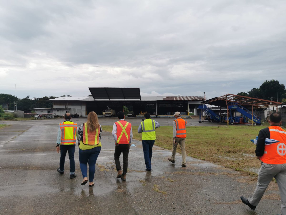 FaustoCalix's tweet photo. A través de Decreto Legislativo 164-2020 el Congreso N. creó la Aduana Aérea y MULTIMODAL en La Ceiba, Atlántida. De los 35 millones que anunció Finanzas en aquella ocasión, sólo invirtieron 2.5 millones. Esta semana visité la zona para que junto a @Ehisahn le demos continuidad. https://t.co/f9AlxoXtYI