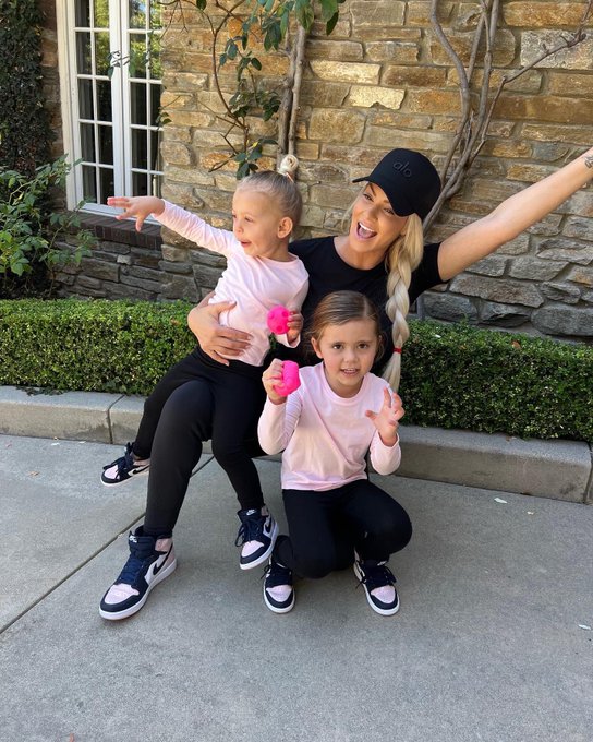 Ready for our trip ✈️ https://t.co/yvNKoKqKlo