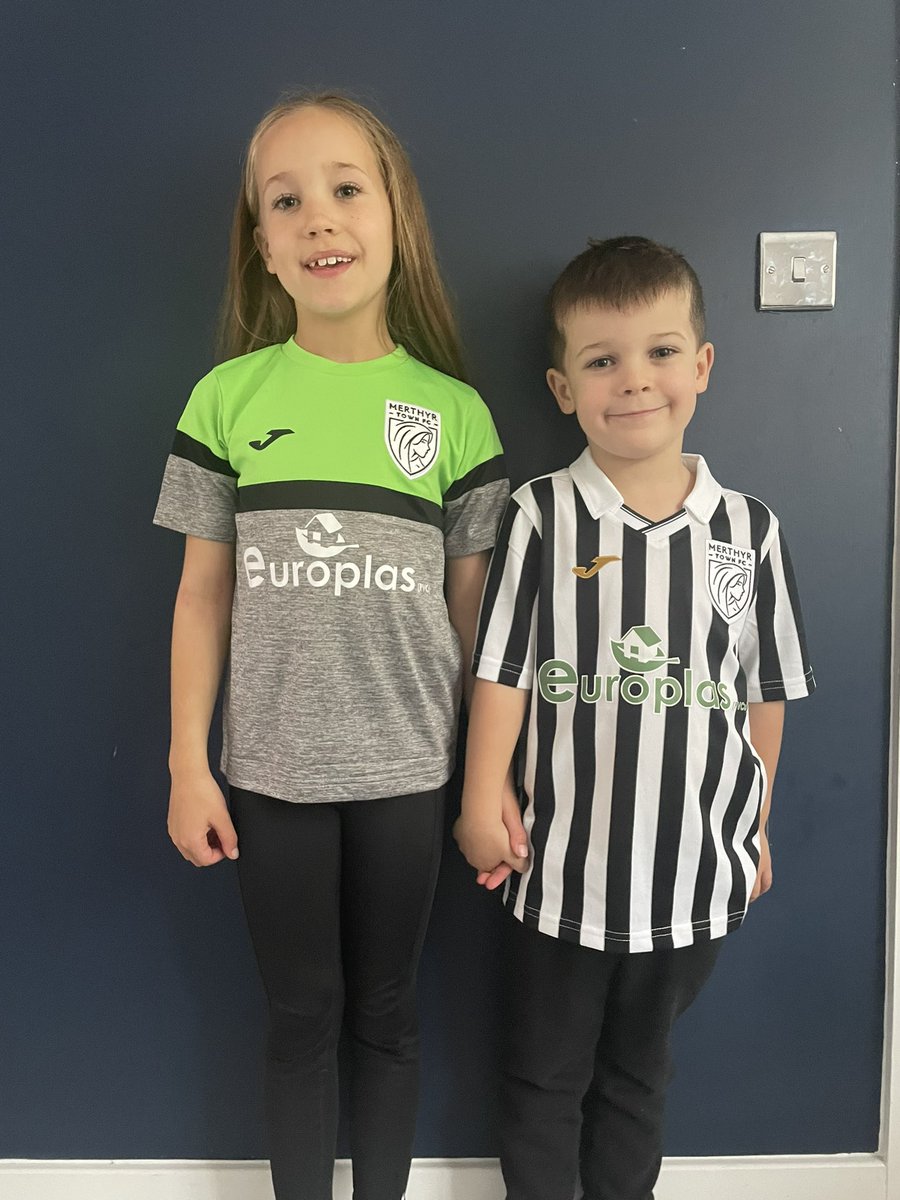 bethmichael85's tweet photo. Supporting Daddy and Ellis’ favourite player @LiamAngel05 from home today. Well done @MerthyrTownFC and  @Paul_michael86. We are very proud! https://t.co/M7y5aHgO8y