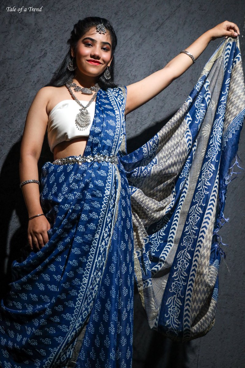 taleofatrend's tweet photo. #Bohemian Rhapsody #saree
.
Concept @GulatiMehak
. 
#jashnebahar #fashion #extravaganza #by #taleofatrend #aconceptbymehakgulati 
.
#75yearsofindependence #azaadikaamritmahotsav #love #for #traditonaltextilesofindia #chanderi #MadhyaPradesh #heritage #crafts #traditionaltextiles https://t.co/MqObK3KMfa