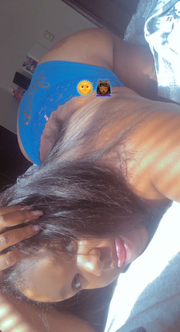 Long ass hair come pull it 😩☺️💆🏾&zwj;♀️😮&zwj;💨 https://t.co/aNwc2C8sOZ