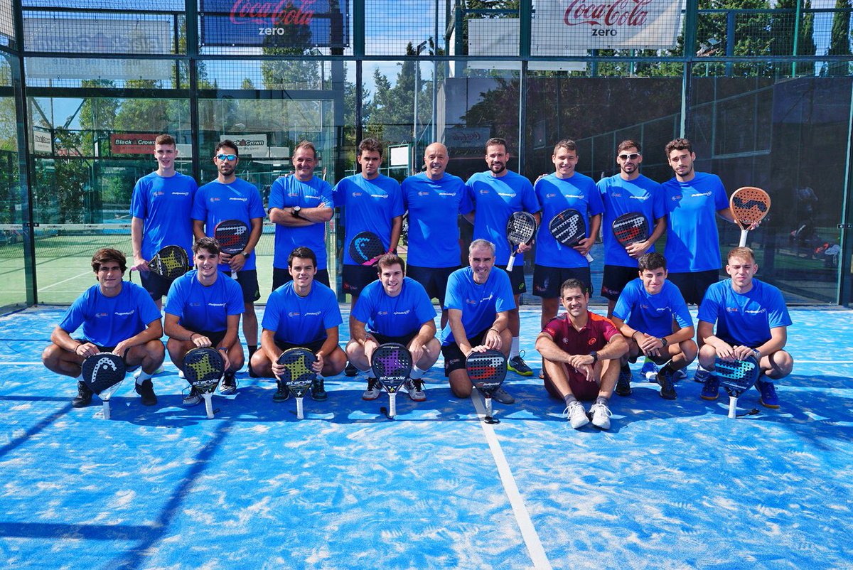 FMP_Padel's tweet photo. 🔝🏆🎾 Campeonato de España 🇪🇸 de Selecciones Autonómicas Absolutas 2022

🚺🚹 Semifinales 
📍Park Llavaneres
🕗 18:45

Islas Baleares
⚔️ 
Madrid

👏🏻 ¡Vamos Equipo!👏🏻
👏🏻 ¡Vamos Madrid! 👏🏻

⭐️⭐️⭐️⭐️
  ⭐️⭐️⭐️

#soyfmpadel  #FEP #padel #CESSAA 
@padelfederacion https://t.co/d2TiJEUAoF