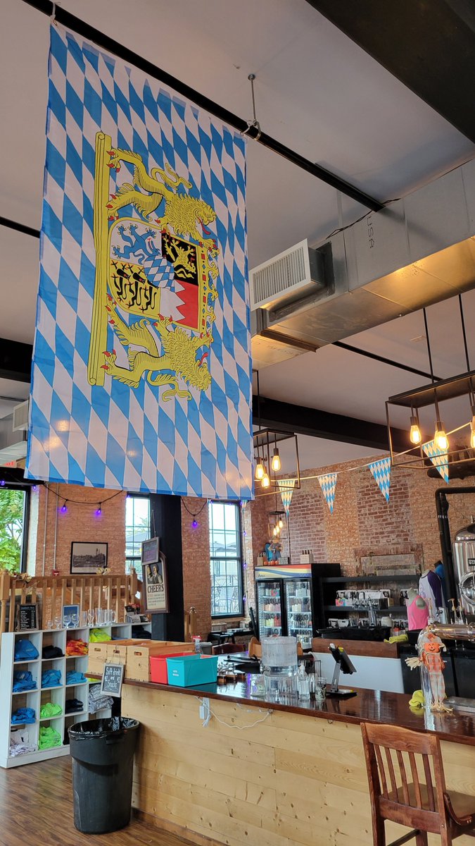 SteinhardtBrew's tweet photo. Oktoberfest is here! Come on in, grab a stein! Steins w/ fill are $16, and every fill after is $7! #frederickbrewery #oktoberfest #beer #localbrewing #steinhardt https://t.co/IUJsvSS0P0