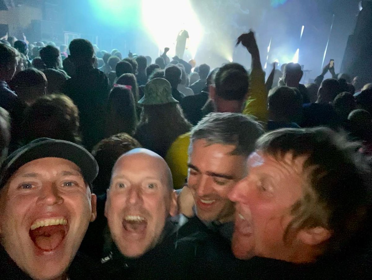 Breaksjunky's tweet photo. Absolutely loved every minute of last nights home coming gig for @ianbrown at the @o2vicwarehousemanc
Great warm up from @Dermo___
Then came the God Like Genius himself Ian Brown who flawlessly smashed the Victoria warehouse to bits #ianbrown #godlikegenius #dermo #gig #sublime https://t.co/4Te4up7G1g
