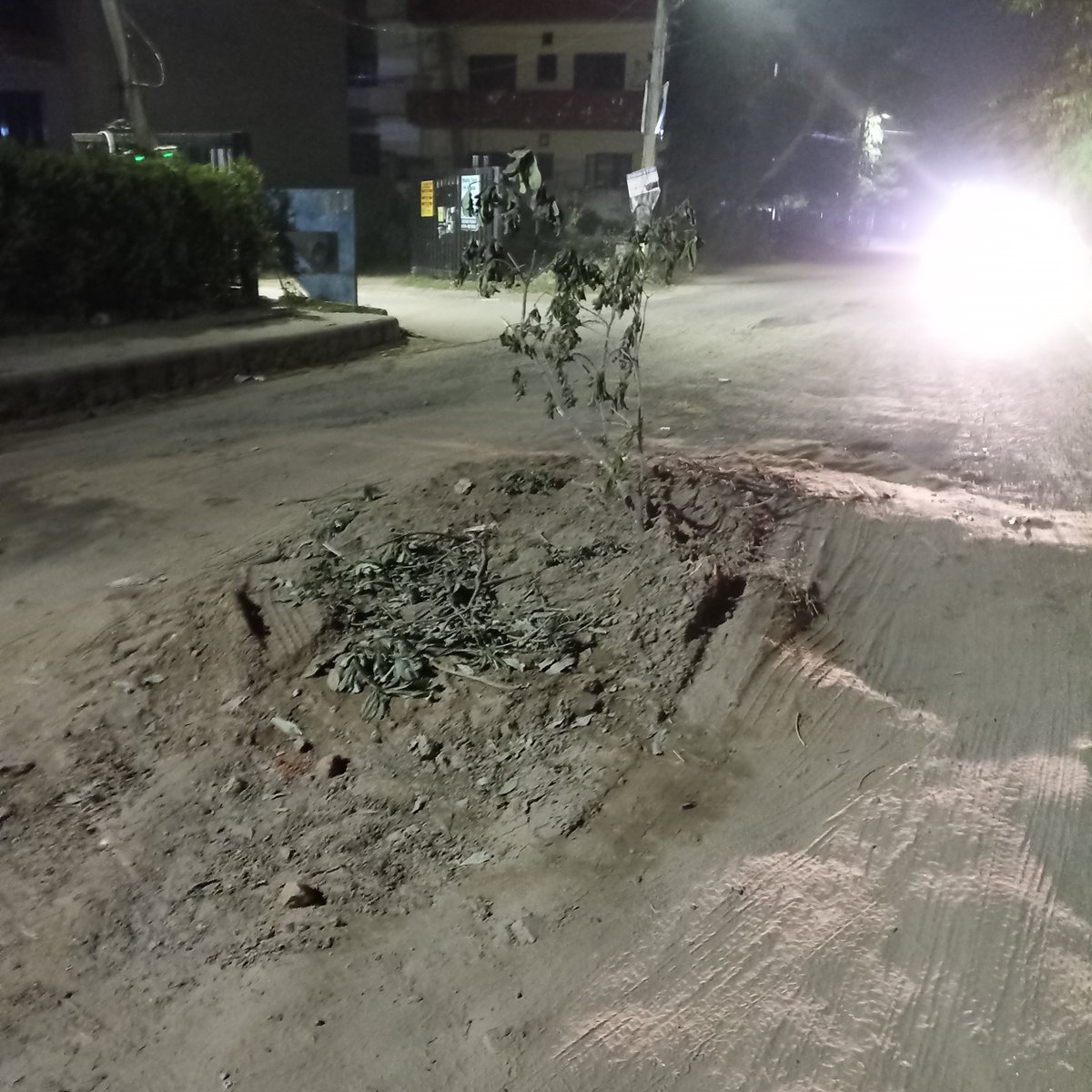 iq_kaur's tweet photo. Pathetic situation of roads in sector 46 Gurugram. No action has been taken despite of infinite complaints. This eill lead to big trauma.@HTGurgaon @DC_Gurugram @cmohry @PMOIndia https://t.co/2A13QDXcHq