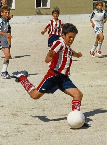 SpheraSports's tweet photo. Hoy @Koke6 alcanza los 554 partidos con el @Atleti. Nadie ha jugado más. Desde los seis vistiendo la rojiblanca 🔴⚪🔴 https://t.co/NftxXYckKb