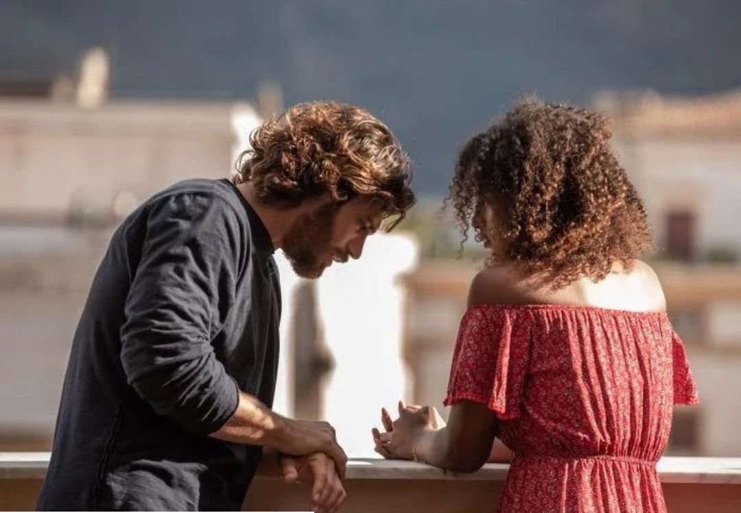 abbassare la testa per restare a galla, il coraggio di dire no di CY fa impressione. In un mondo in cui l'egoismo e l'egocentrismo spopolano, la buona educazione, la generosità e l'umiltà di CY lampeggiano facendo emergere la spazzatura.