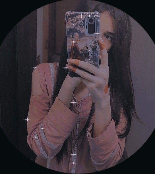 وہ ایک شخص حمایت اگر کرے میری 
میں یہاں سب کو بتاؤں کہ عشق ایسے ہو
🥲🥲