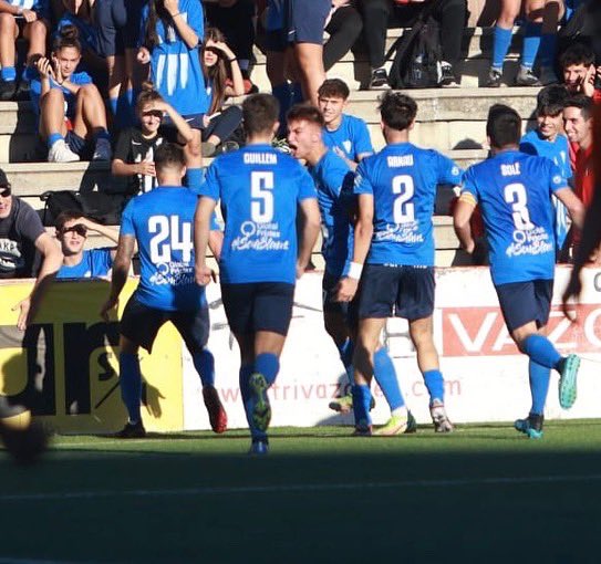 CFIgualada_'s tweet photo. ‘EUFÒRIA 95 A LES COMES’

Un gol de Mallol, al darrer instant, dona un punt als blaus en la primera jornada de lliga!

#SomBlaus #SentimentBlau https://t.co/yvM53o0kW0