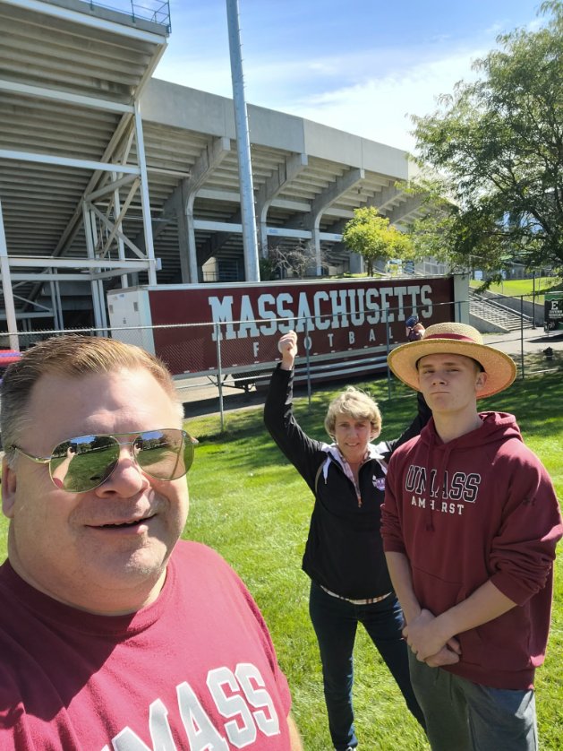hjjensen2012's tweet photo. Go UMass, beautiful day for a game.

#NewMass #Flagship https://t.co/vnnhOeoIwN
