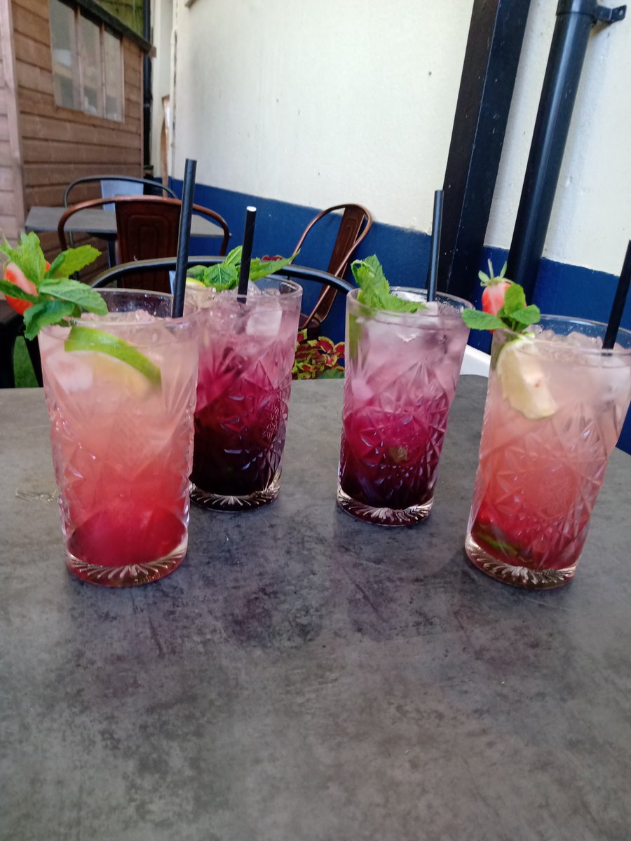 Non-alcoholic drink time enjoy your evening twitter 🙃🍹🍹🍹🍹