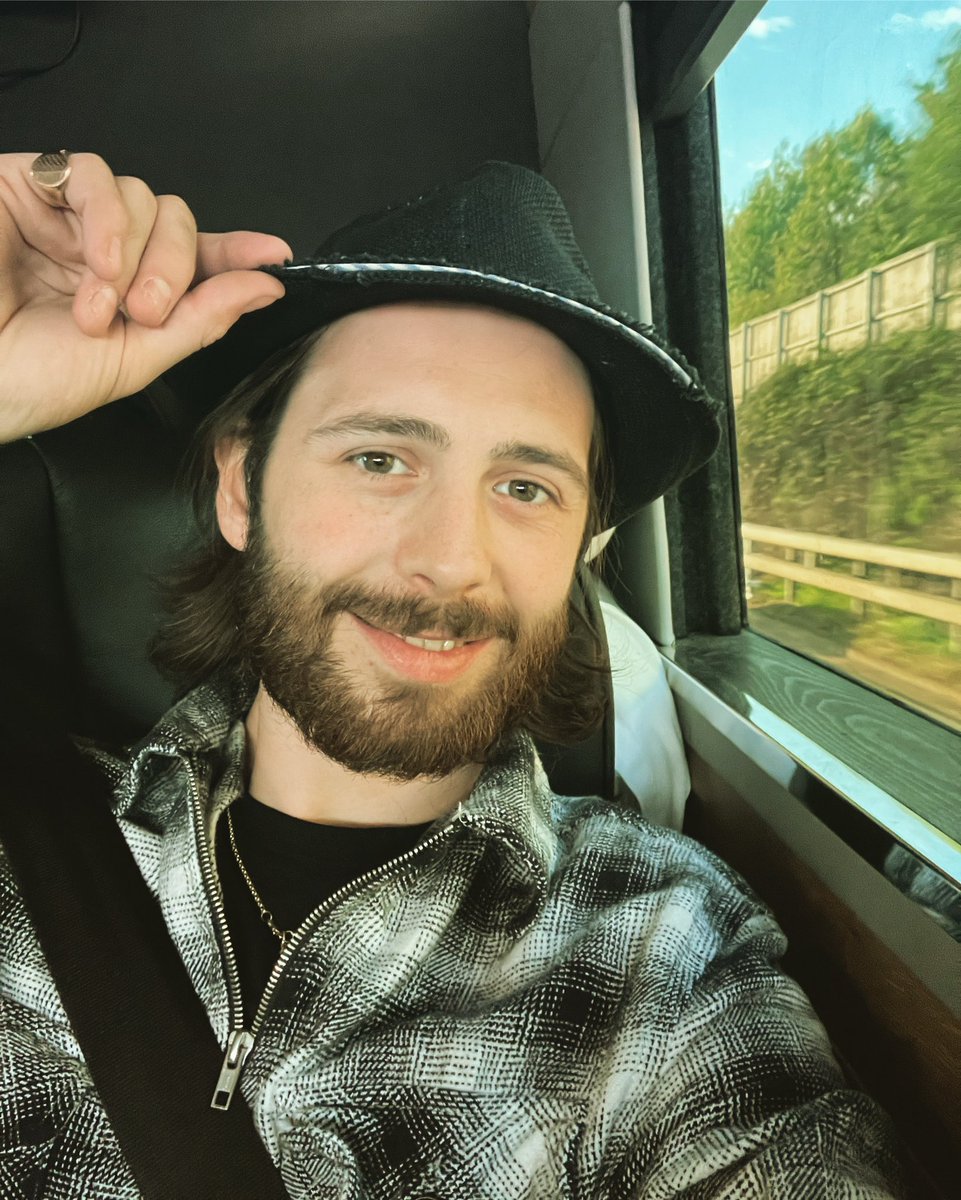 Howdy!!! I just wanted to say a huge thank you to everyone who came out to see us in Derby and packed the flowerpot out. Loudest crowd of the tour!!! YOU WERE AMAZING!!! 

Almost arrived in Kent and I’m excited to headline Bournefest for The Bourne Music Club !!! LJ 🤠 #uktour