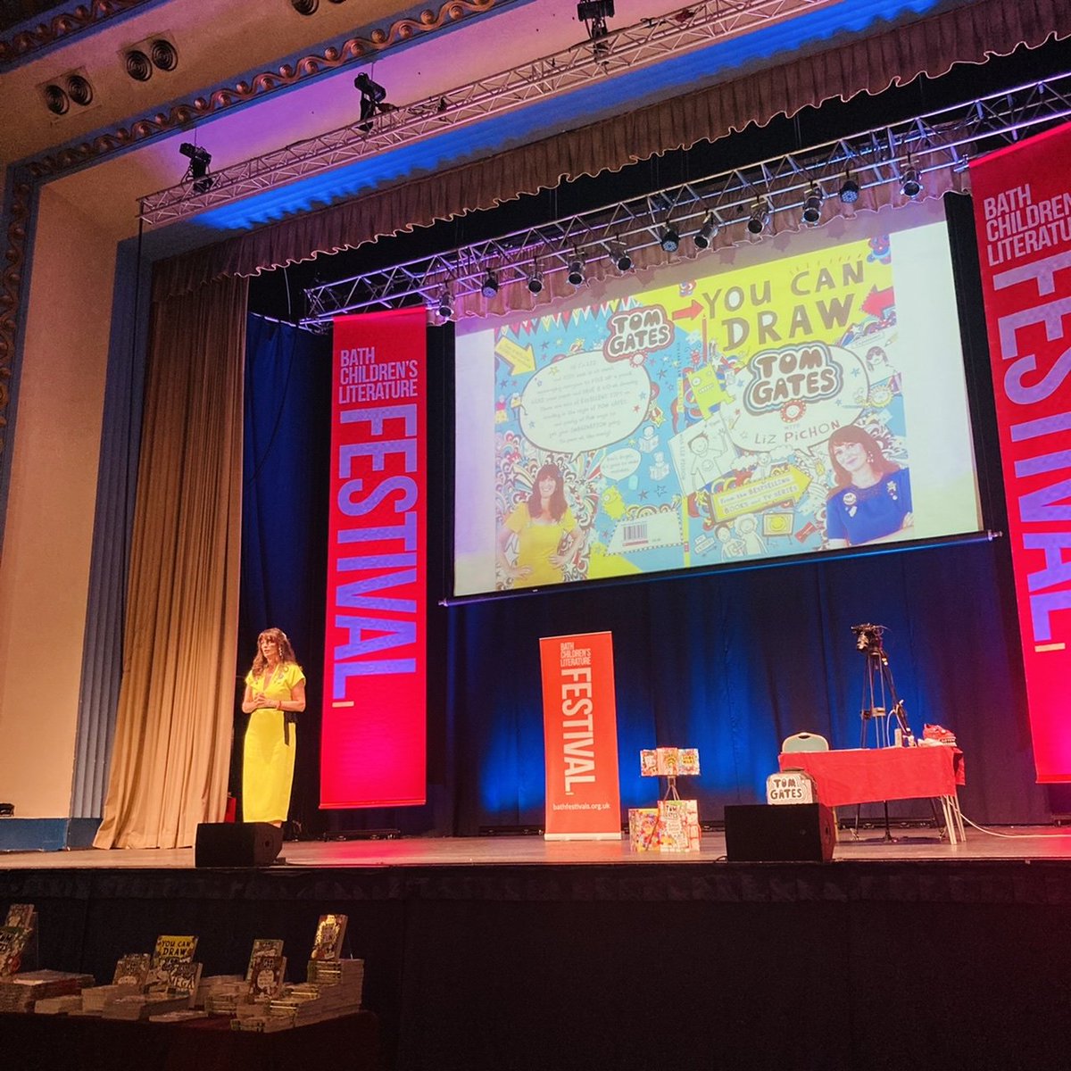scholasticuk's tweet photo. Fun, games and doodling at @bathkidslitfest with @LizPichon!

#TomGates #YouCanDraw https://t.co/HKSSVTDBsO