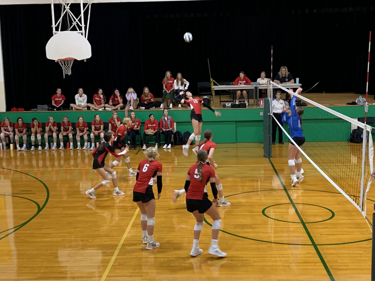 LadyKnightVBALL's tweet photo. Lady Knights drop first set 18-25 to Bennington! #stayaggressive #nebpreps #weareone https://t.co/z6jysUhCYX