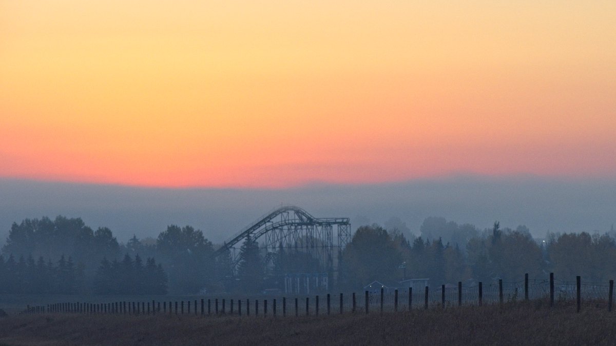 GeoKs's tweet photo. Passenger seat photography in response to the beautiful sunrise &amp; fog light conditions enjoyed while driving into #yyc this morning. #SaturdayMorning #sunrisephotography #October1st https://t.co/5Tys3tb9cu
