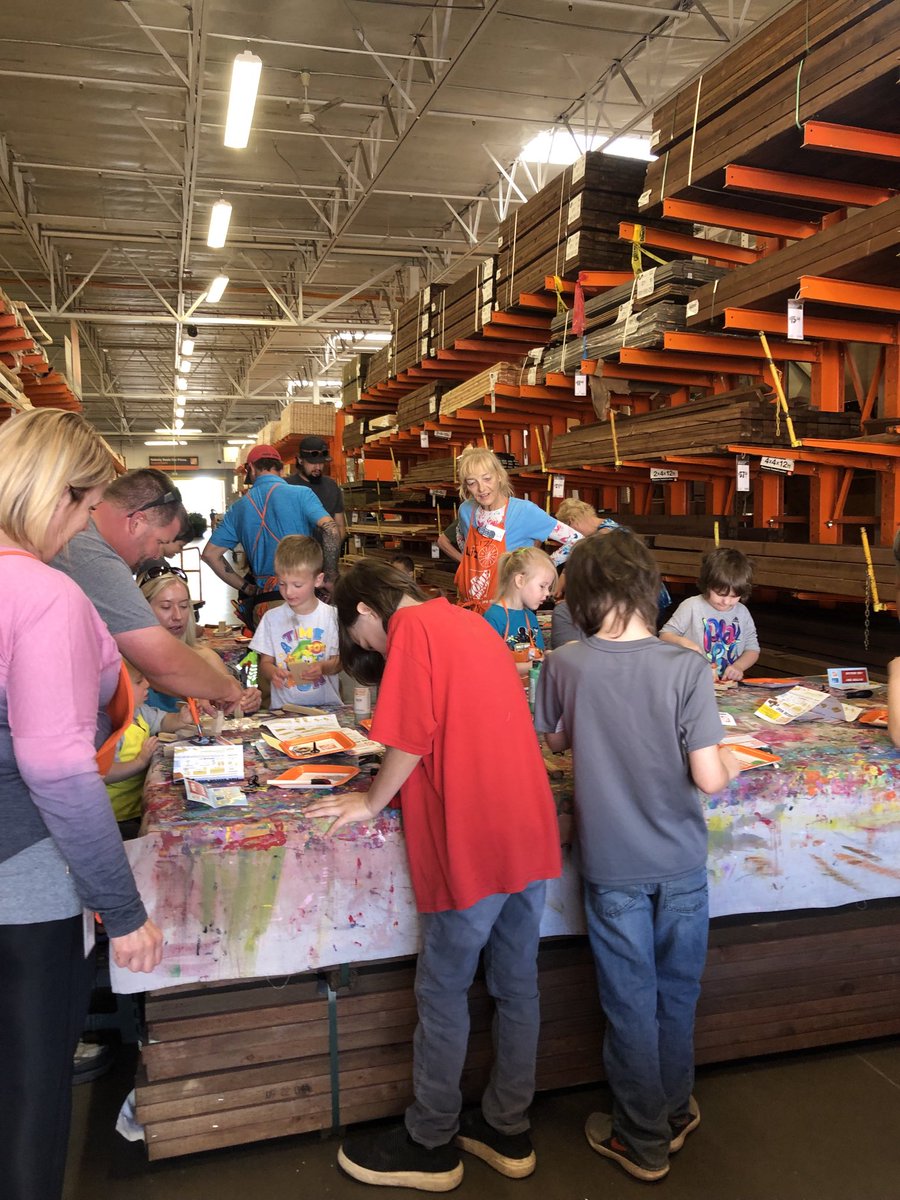 MINDALIAT's tweet photo. Homedepot Kids workshop Payson Arizona https://t.co/Z28SaRP4Nn