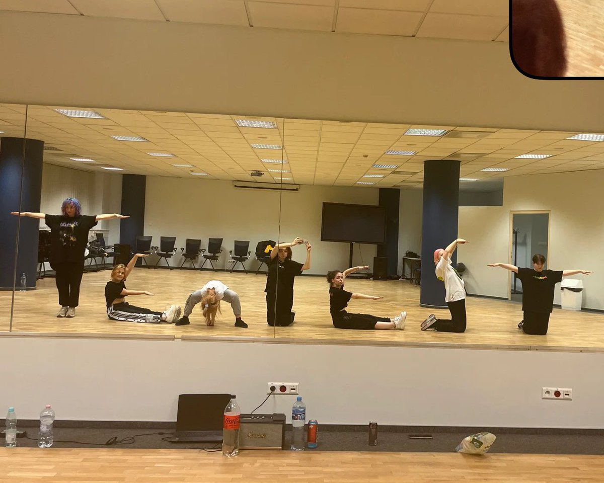 hubiful's tweet photo. We ended our last can’t stop shining practice I’m so excited for tomorrow's recordings sksnjshx
(Also - we made "TEMPEST" with our bodies) ❤️❤️ https://t.co/ZhnZcq4QTj
