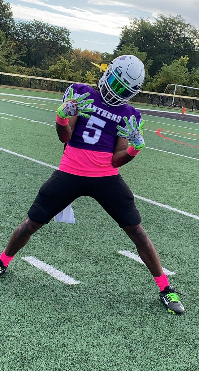 EllsworthFTBALL's tweet photo. The fit 🔥🔥 @5moreX is ready to go! https://t.co/Dl0RA2LHyi