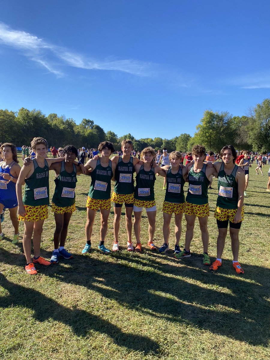 SFwolvesCC's tweet photo. Great day at Chile Pepper! #runchilepepper #goSFWolves #crazyfast #SFXC22 https://t.co/B5JTIWjEGd