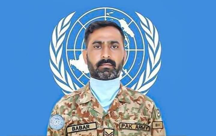 حوالدار بابر صدیق  UN امن مشن کانگو میں باغیوں کے ساتھ فائرنگ کے تبادلے میں شہید ہوگئے
اللہ تعالیٰ شہید کو جنت الفردوس میں اعلیٰ مقام عطا فرمائے آمین

.
#PakArmy #UN #peacekeepingmission