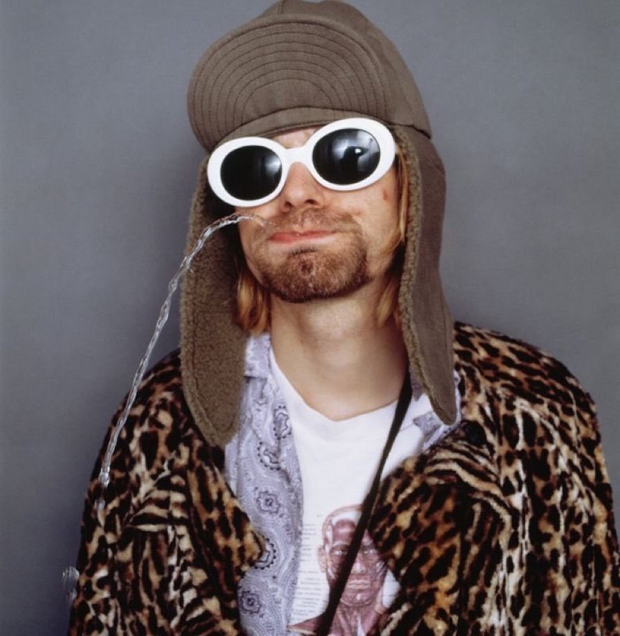 qrpress_'s tweet photo. "Se ríen de mí por ser diferente... Yo me río de ustedes porque son todos iguales" 

KURT COBAIN - NIRVANA https://t.co/tzS9Mm14vT