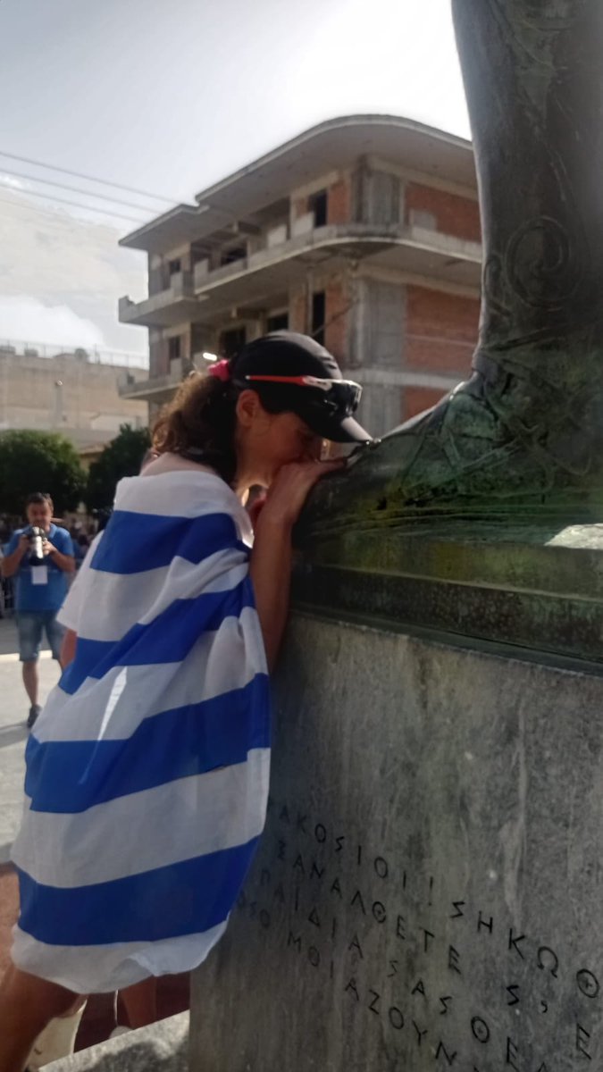 PandoCentro's tweet photo. Felicitamos a nuestra socia Carlita Dadomo. 
Gracias por representar a nuestro país y a nuestra ciudad en Grecia en la Spartathlon Ultramarathon, conocida como una de las carreras más duras a nivel mundial,  siendo la primer Sudamericana entre las diez primeras mujeres 🏃🏻‍♀️🇺🇾 https://t.co/FT7MRfPI1f