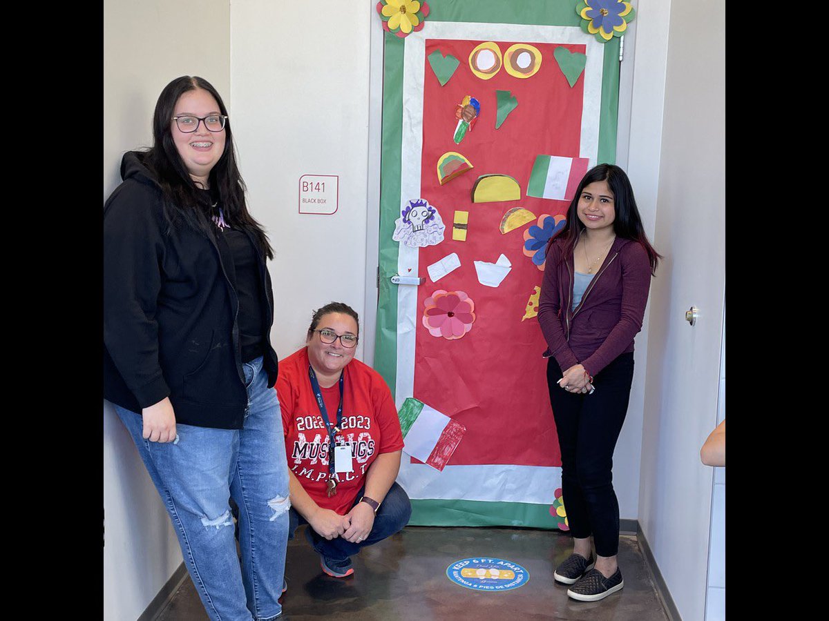 JessikaHearne's tweet photo. Celebrating #HispanicHeritageMonth @ManorSeniorHS #September15 ~ #October15 #DoorDecorationContest #Congratulations to the following #WinningClasses #MsMurphy #MsDiSimone #MrsWashington #MsPepin #MrMcPherson & our #CounselingTeam @SpencerAndreD @MikePerkins_PLC @AlejandroGongo1 https://t.co/90DH93zcUo