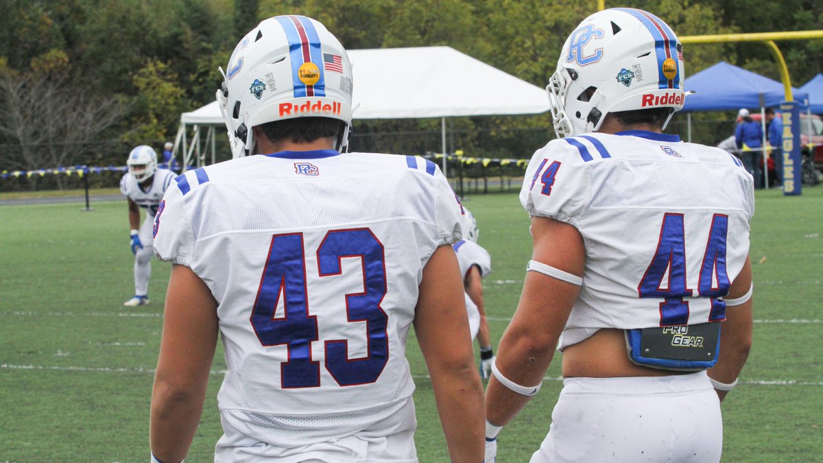 BlueHoseFB's tweet photo. Road whites ⬜⬜⬜⬜

#GoBlueHose #PTR https://t.co/kwQu99grkR