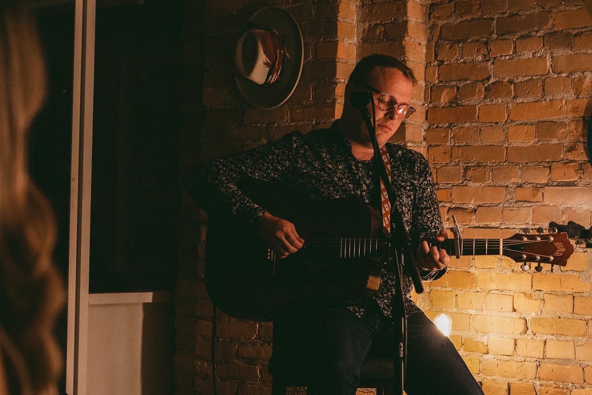 StarpainterBand's tweet photo. Beautiful times at BREADMAKER this week. Big thanks to Wyatt Norn and Maddison Krebs and their team for an incredible night.
.
๐ท by Ellen Fitzgerald Reichbart
.
#wearebreadmkr #calgarymusic #livemusic #songwritercircle #albertamusic https://t.co/4hmxVHvgqQ