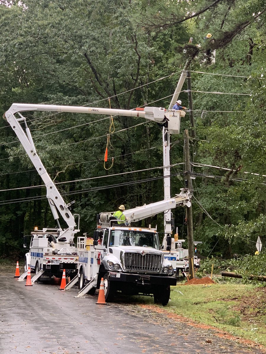 Over 10,000 line and tree workers are hard at work across the Carolinas repairing damage and restoring power after #ian . Stay safe and thank you to all of these heroes who are working nonstop to get the lights on!
