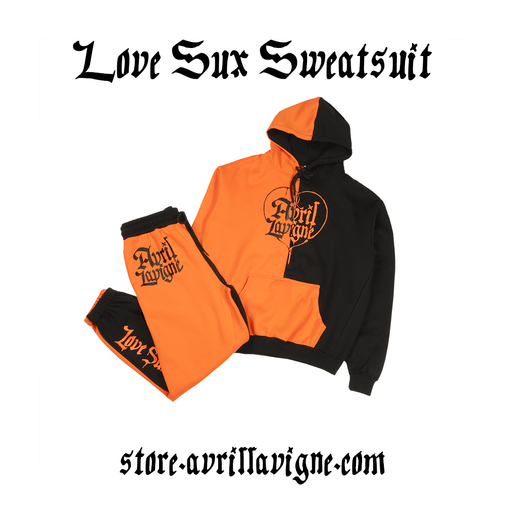 New tour merch just dropped! 🧡🖤 store.avrillavigne.com/collections/sh…