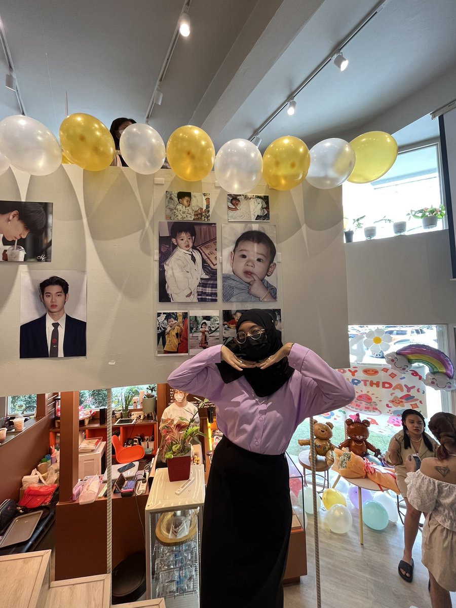 igx_sb's tweet photo. ร้านที่4 gradient toast cafe
#yinyiny_anw 
#24thHBDYinAnanday 
#GrowingUpTogetherWithYin https://t.co/MLZZV5EO0b