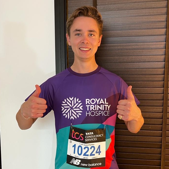 Good luck to our first team skipper <a href="/HarveyHosein16/">Harvey Hosein</a>  who is running the <a href="/LondonMarathon/">TCS London Marathon</a> tomorrow for an extremely worthy cause 👏

If you are able to donate some cash to <a href="/trinityhospice/">Royal Trinity Hospice</a> to help spur him on, you can do so here 
justgiving.com/fundraising/ha…

Go smash it, Harvey 🏃‍♂️👊