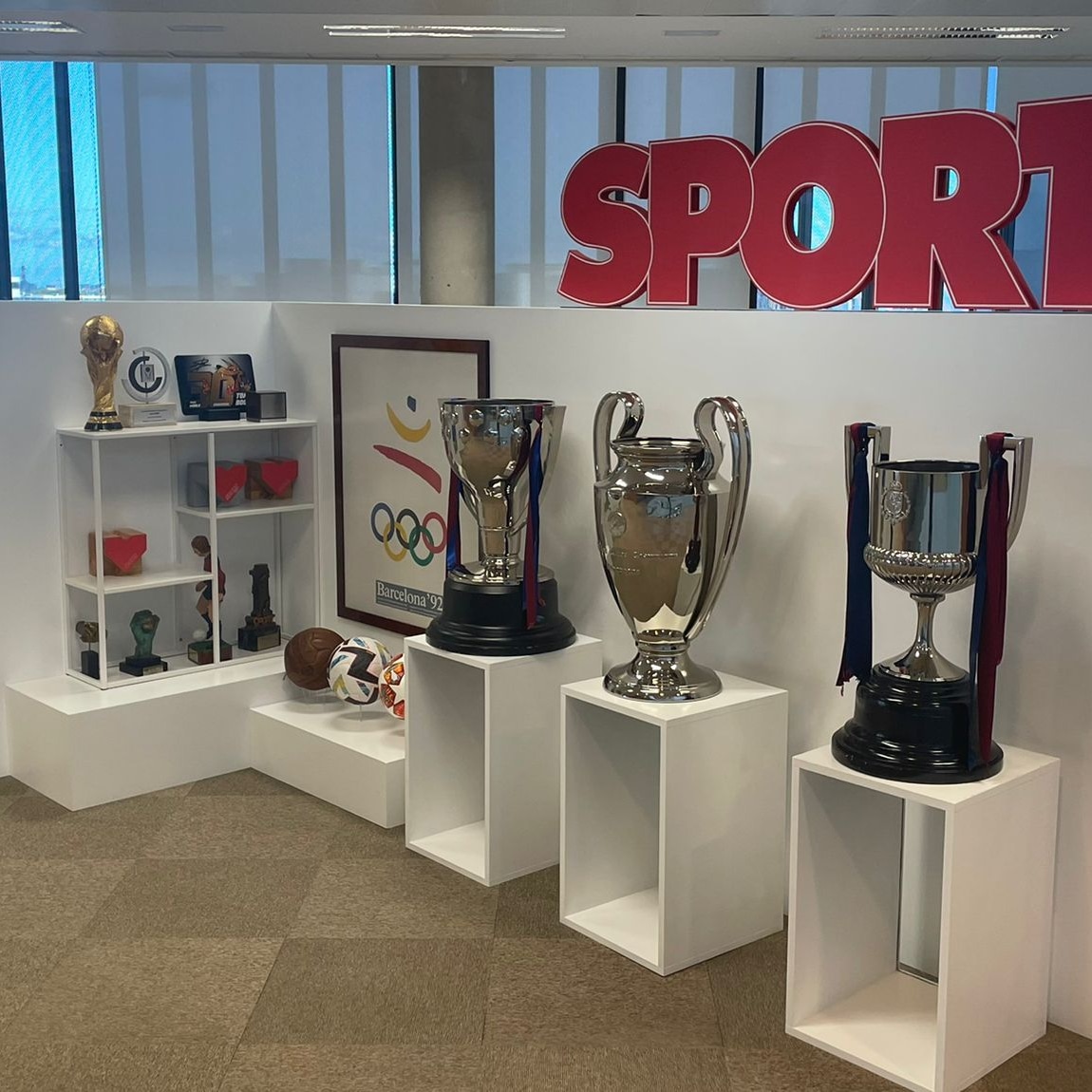 josepcapdevila's tweet photo. Ahir vaig posar punt i final a 32 anys al diari Sport. Em prejubilo. Amb 60 anys tinc l'oportunitat de fer-ho i penso que és una bona opció per mi. Agraït al diari i als que han estat els meus companys aquests 32 anys. Molta sort @sport!!! https://t.co/NKtb0friNx