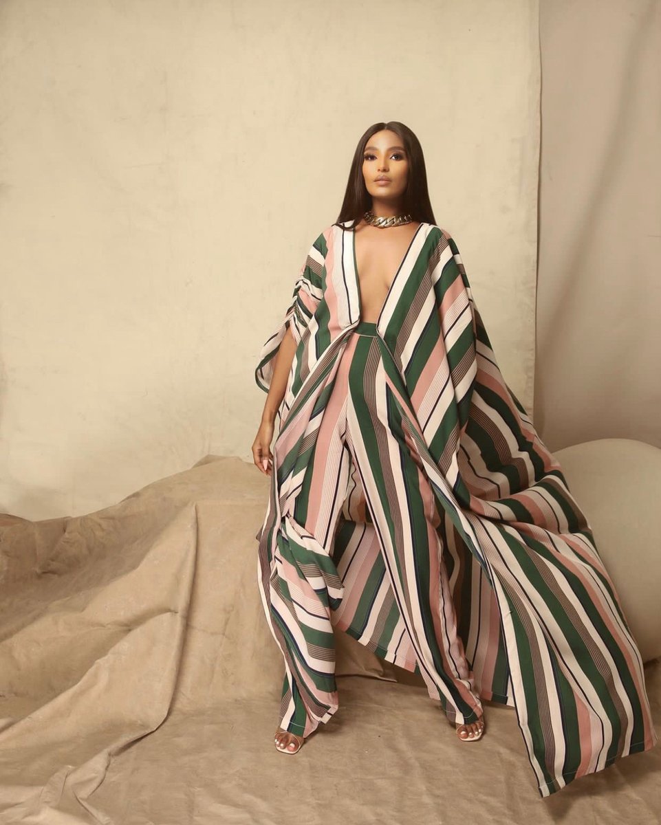 Our “Eno” kimono set Is that set that makes you feel hella confident! I absolutely love how flowy it feels! Walking past everyone and I’m like yes! I AM THAT GIRL!

shop online studioconcierge.ng 
shop instore 8a Ologun Agbaje street V/I

 ₦40,000

#stylish #kimono #k