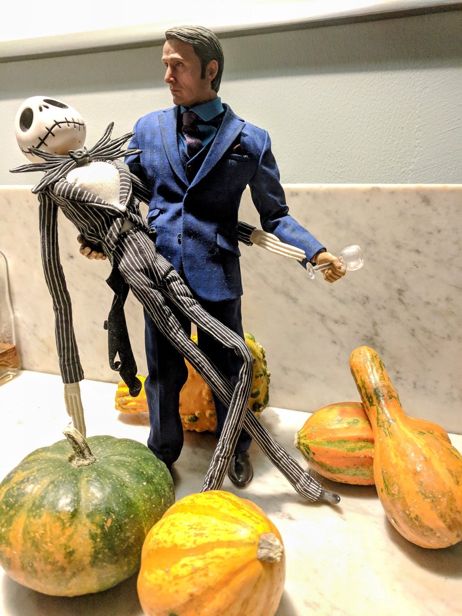 HeadFullOfHanni's tweet photo. Happy Decorative Gourd Season, #fannibals !!! https://t.co/hVoRYPO9eN