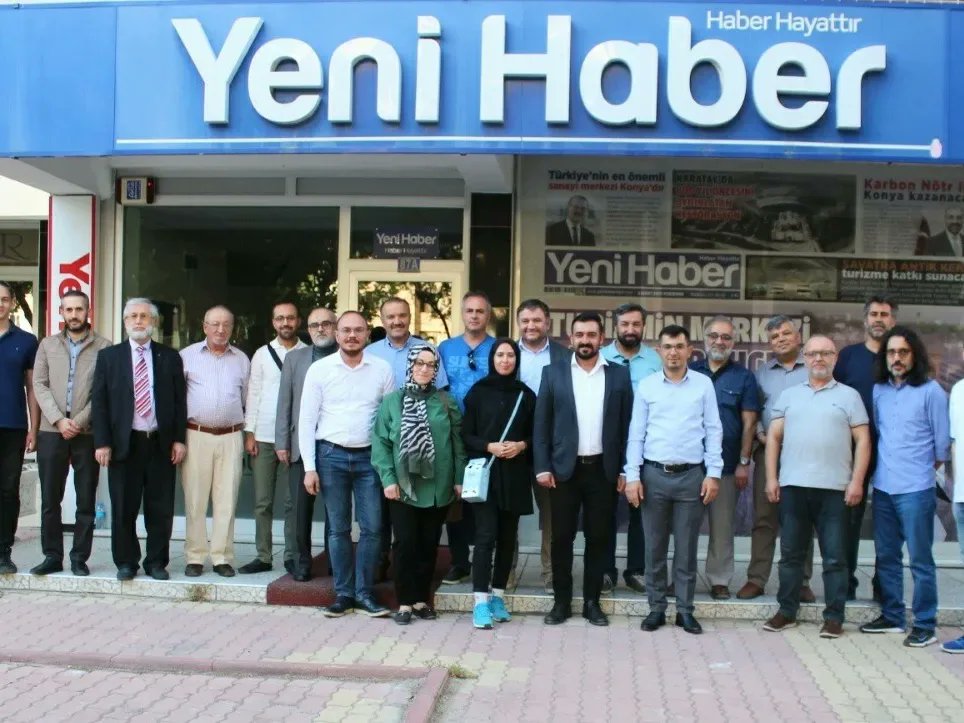 lkoyuncuoglu's tweet photo. Yeni Haber 10 yaşında

Bizi bu güzel günlere ulaştıran Rabbimize sonsuz şükürler olsun.

Biz; yazarlarımız ve ekip arkadaşlarımızla büyük bir aileyiz.

Çıktığımız bu yolda bizi yalnız bırakmayan bütün okurlarımız ve dostlarımıza şükranlarımızı sunarız.

#Konya @yenihaberden https://t.co/GqKff3Dwtj