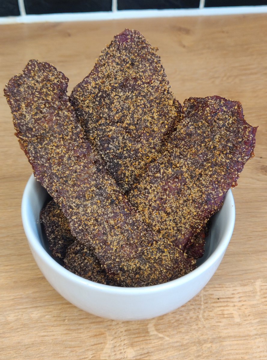 jerkyvore's tweet photo. Customer: be generous with the freshly ground black pepper

Us: say no more

#beefjerky #Jerkyvore #carnivore #keto https://t.co/Hwxw2bhWTx