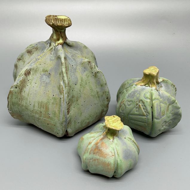 jasperprojectsc's tweet photo. Delighted to start October with some beautiful pottery and ceramic pieces by Debora Life! They'll be on the Jasper Tiny Gallery site until the 31st: https://t.co/PrwK19CkpO https://t.co/96UgJWPs2G