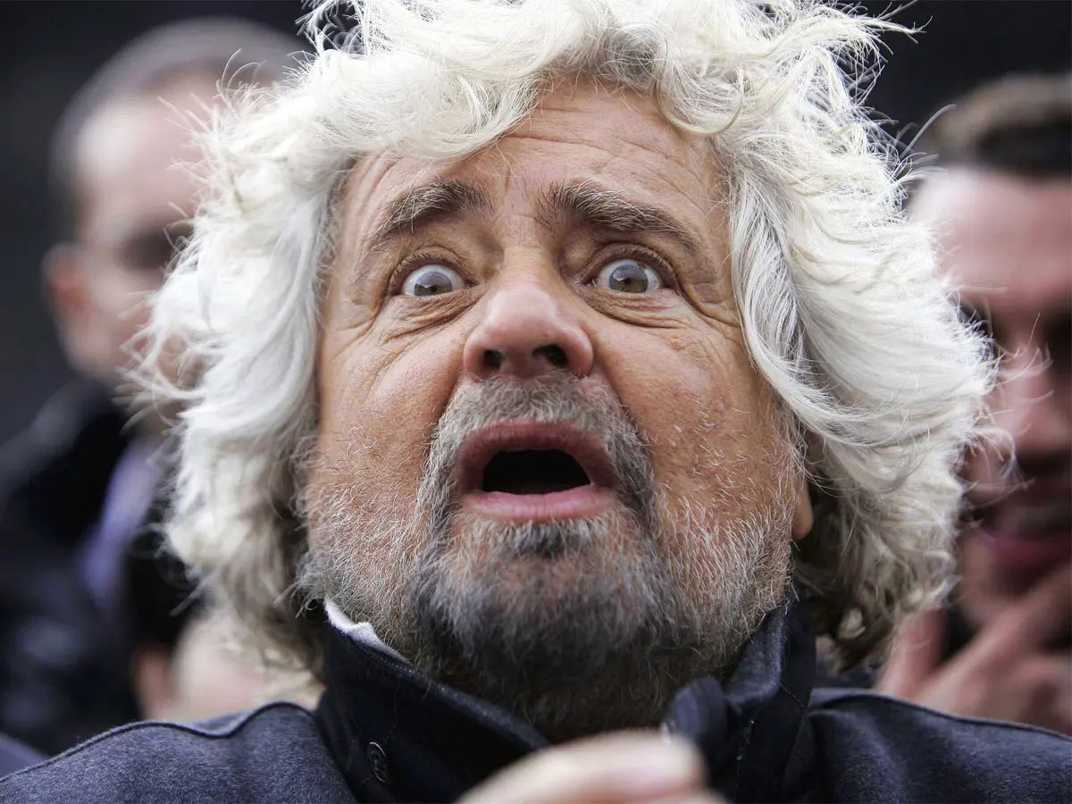 MPoltero's tweet photo. Beppe Grillo condannato oggi in sede penale per diffamazione come già successo al suo collega pregiudicato Marco Travaglio. Quelli che per anni ci hanno insultato sui social in nome dell’onestà sono giudicati colpevoli dai tribunali della Repubblica. Il tempo è galantuomo. https://t.co/B4eaQRG9Tx