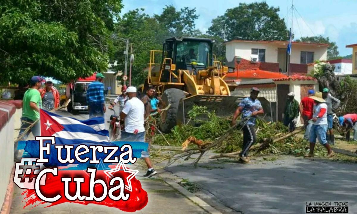 En vez de hacer protesticas en la Habana por corriente pónganse a pensar en el pueblo de Pinar que lo perdió todo es momento de unión todos sabemosb la situación de la corriente en nuestro país porque yo misma lo sufro no estoy en el cosmo 
#FuerzaCuba
