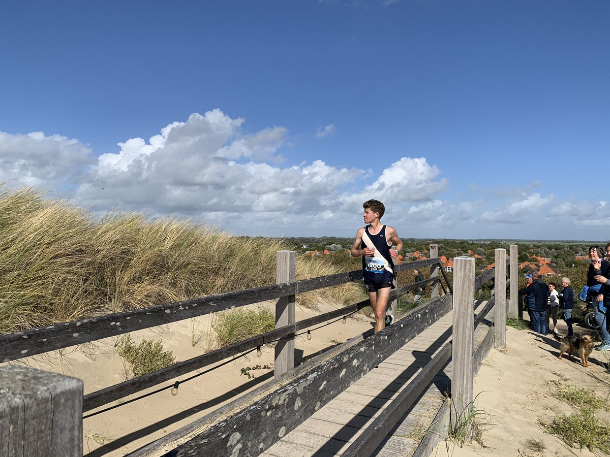 EllenNwnhz's tweet photo. Voor de laatste keer het strand op #Kustmarathon https://t.co/RNaQ17iQlc