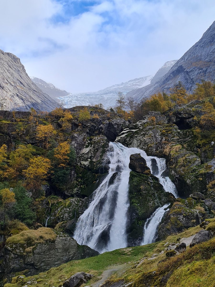 tkuhar's tweet photo. #Briksdal #Gacier #Norway 🇧🇻 https://t.co/4OHuxrxmZ7