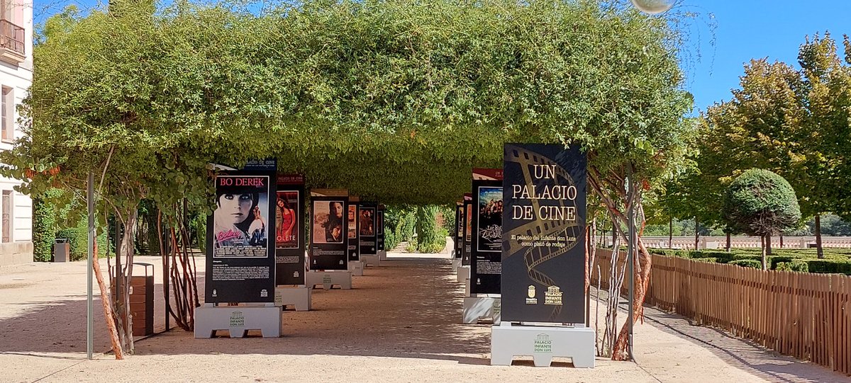 Gregori37712272's tweet image. 📸 En los Jardines del #PalacioDeBoadilla se puede ver la exposición &quot;Un Palacio de Cine&quot;🎬

#LosFantasmasDeGoya
#LaCocineraDeCastamar
